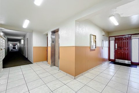 Copropriété à vendre à Lauderhill, Floride: 2 chambres, 79.9 m2 № 1353769 - photo 26