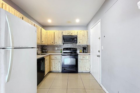 Copropriété à vendre à Lauderhill, Floride: 2 chambres, 79.9 m2 № 1353769 - photo 10