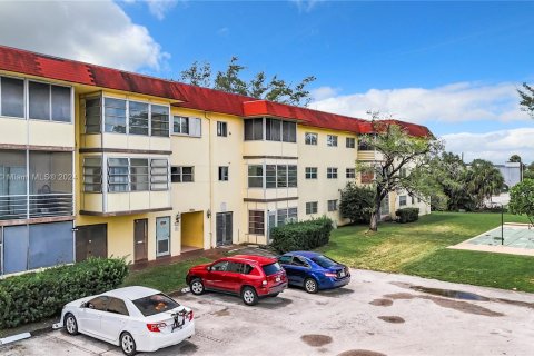 Copropriété à vendre à Lauderhill, Floride: 2 chambres, 79.9 m2 № 1353769 - photo 27