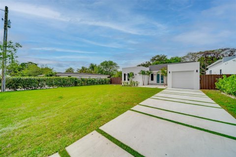 Villa ou maison à vendre à El Portal, Floride: 4 chambres № 1044644 - photo 2