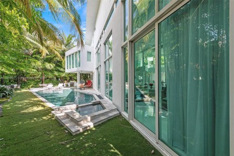 Villa ou maison à vendre à Golden Beach, Floride: 6 chambres, 673.45 m2 № 1332277 - photo 4