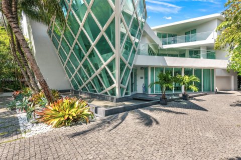 Villa ou maison à vendre à Golden Beach, Floride: 6 chambres, 673.45 m2 № 1332277 - photo 2