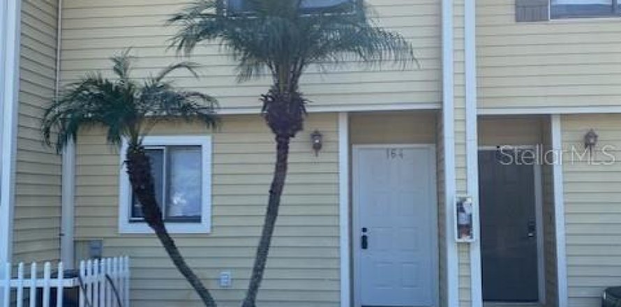 Townhouse in Land O' Lakes, Florida 2 bedrooms, 95.88 sq.m. № 1322969