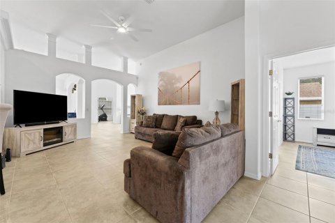 Villa ou maison à vendre à Tampa, Floride: 4 chambres, 231.88 m2 № 1361696 - photo 15