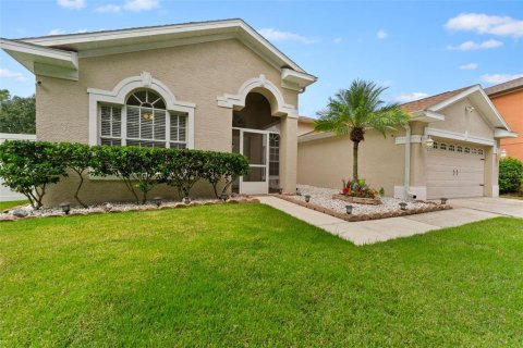 House in Tampa, Florida 4 bedrooms, 231.88 sq.m. № 1361696 - photo 3