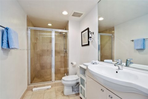 Condominio en venta en Hallandale Beach, Florida, 1 dormitorio, 78.41 m2 № 1292570 - foto 13