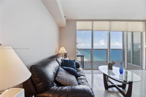 Copropriété à vendre à Hallandale Beach, Floride: 1 chambre, 78.41 m2 № 1292570 - photo 2