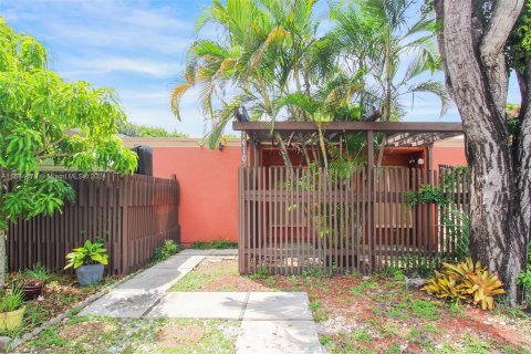 Casa en venta en Cutler Bay, Florida, 4 dormitorios, 154.87 m2 № 1306333 - foto 18