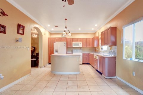 Casa en venta en Cutler Bay, Florida, 4 dormitorios, 154.87 m2 № 1306333 - foto 11