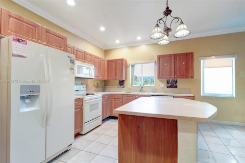 Villa ou maison à vendre à Cutler Bay, Floride: 4 chambres, 154.87 m2 № 1306333 - photo 12