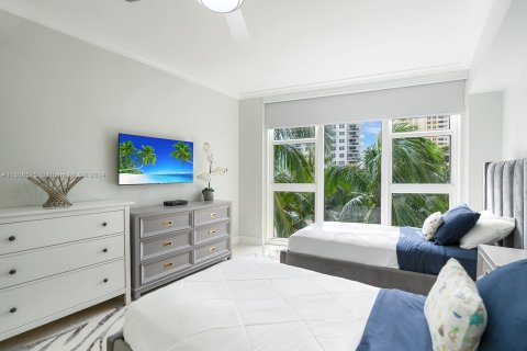 Condominio en venta en Hallandale Beach, Florida, 2 dormitorios, 165.55 m2 № 1227465 - foto 27