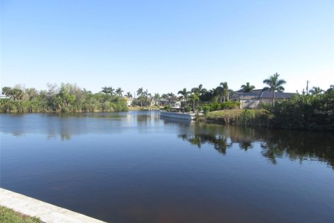 Terreno en venta en Port Charlotte, Florida № 1034425 - foto 3