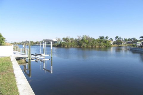 Terreno en venta en Port Charlotte, Florida № 1034425 - foto 1