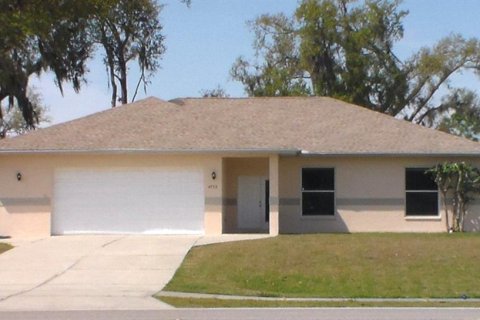 Villa ou maison à vendre à North Port, Floride: 3 chambres, 161.37 m2 № 1041887 - photo 1