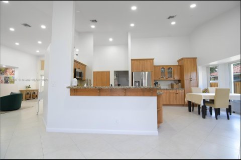 Villa ou maison à vendre à Coral Springs, Floride: 5 chambres, 249.72 m2 № 1347842 - photo 10