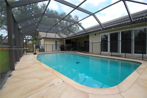 House in Coral Springs, Florida 5 bedrooms, 249.72 sq.m. № 1347842 - photo 28