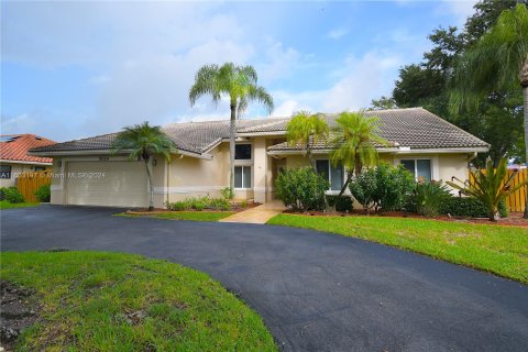 Villa ou maison à vendre à Coral Springs, Floride: 5 chambres, 249.72 m2 № 1347842 - photo 1