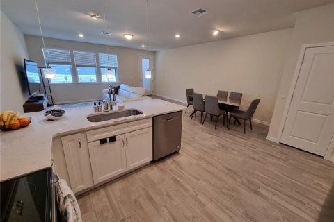 Touwnhouse à vendre à Orlando, Floride: 4 chambres, 168.06 m2 № 1307121 - photo 3