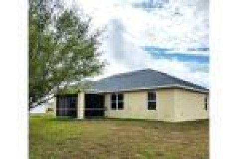 Villa ou maison à vendre à Cape Coral, Floride: 3 chambres, 189.99 m2 № 1079334 - photo 5