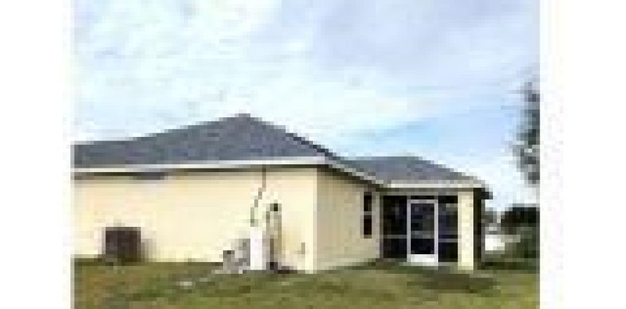 Villa ou maison à Cape Coral, Floride 3 chambres, 189.99 m2 № 1079334