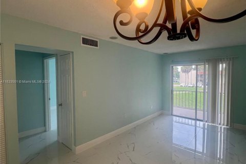 Copropriété à vendre à West Palm Beach, Floride: 2 chambres, 67.63 m2 № 1294068 - photo 1