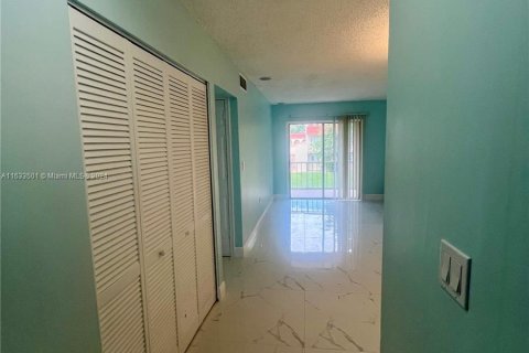 Copropriété à vendre à West Palm Beach, Floride: 2 chambres, 67.63 m2 № 1294068 - photo 3