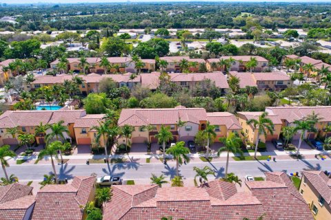 Townhouse in Palm Beach Gardens, Florida 3 bedrooms, 159.61 sq.m. № 1168717 - photo 7