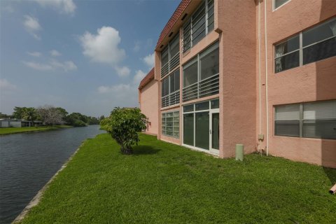 Copropriété à vendre à Sunrise, Floride: 1 chambre, 59.46 m2 № 1168632 - photo 18