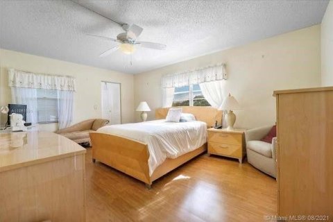 Copropriété à vendre à Hollywood, Floride: 2 chambres, 108.32 m2 № 1072385 - photo 12