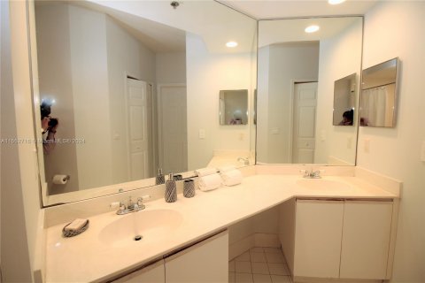 Condo in Aventura, Florida, 2 bedrooms  № 1072318 - photo 11