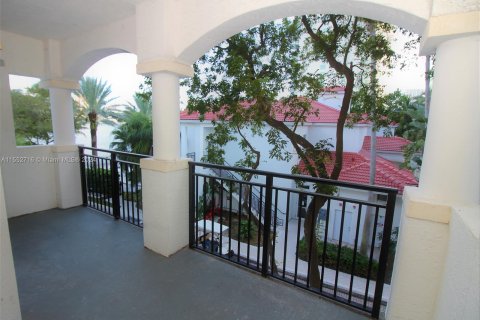 Copropriété à vendre à Aventura, Floride: 2 chambres, 110.65 m2 № 1072318 - photo 1