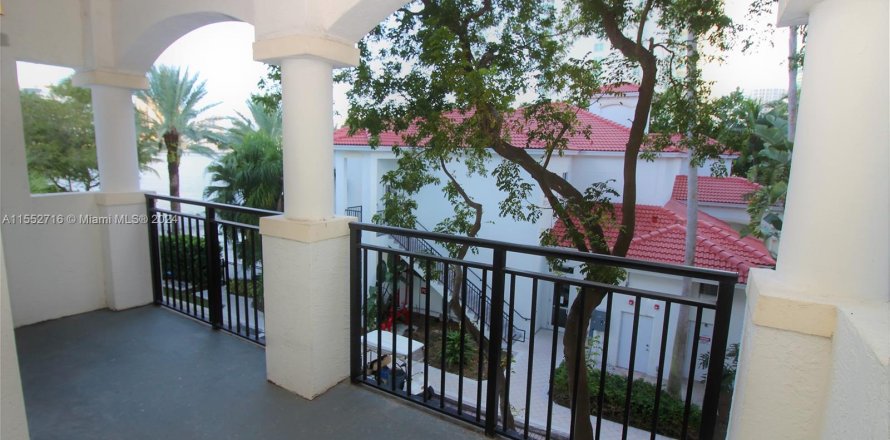 Condo in Aventura, Florida, 2 bedrooms  № 1072318