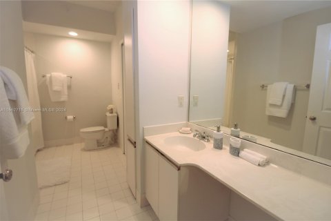 Copropriété à vendre à Aventura, Floride: 2 chambres, 110.65 m2 № 1072318 - photo 8