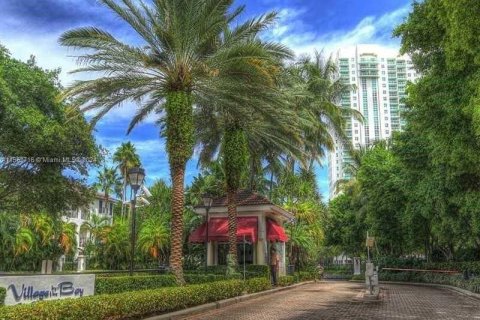 Copropriété à vendre à Aventura, Floride: 2 chambres, 110.65 m2 № 1072318 - photo 18