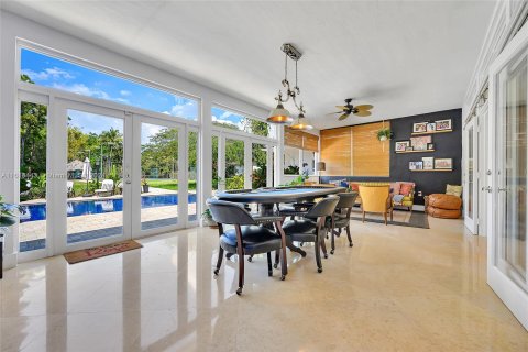 House in Miami, Florida 7 bedrooms, 484.39 sq.m. № 1239311 - photo 20