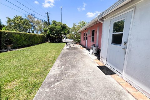 House in Miami, Florida 3 bedrooms, 151.52 sq.m. № 1269144 - photo 7