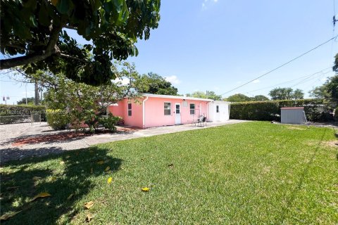 House in Miami, Florida 3 bedrooms, 151.52 sq.m. № 1269144 - photo 6