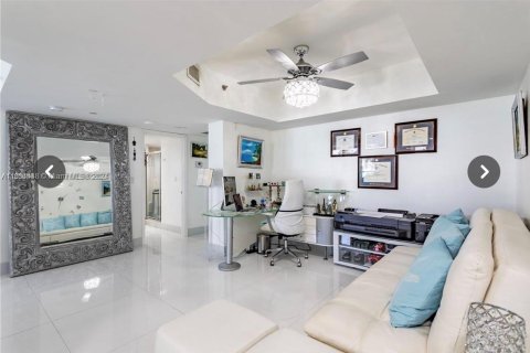 Copropriété à vendre à Sunny Isles Beach, Floride: 2 chambres, 135.64 m2 № 1354539 - photo 3