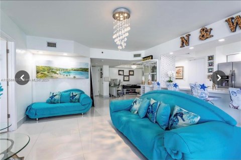 Condominio en venta en Sunny Isles Beach, Florida, 2 dormitorios, 135.64 m2 № 1354539 - foto 11