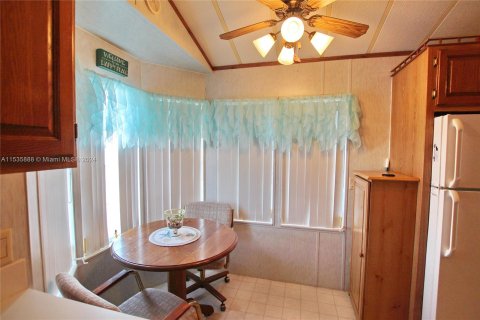 House in Moore Haven, Florida 1 bedroom № 1017786 - photo 6