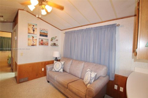 House in Moore Haven, Florida 1 bedroom № 1017786 - photo 8
