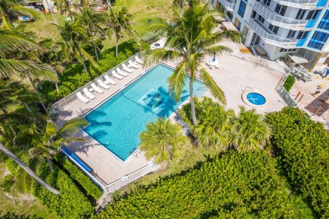 Condominio en venta en Hutchinson Island South, Florida, 2 dormitorios, 109.07 m2 № 1226919 - foto 9