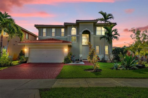 House in Miramar, Florida 4 bedrooms, 297.66 sq.m. № 1227002 - photo 11