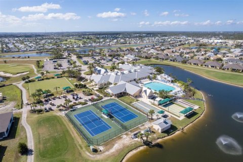 Villa ou maison à vendre à Port Charlotte, Floride: 2 chambres, 128.39 m2 № 1025249 - photo 25