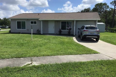 House in North Port, Florida 2 bedrooms, 82.5 sq.m. № 1392857 - photo 1