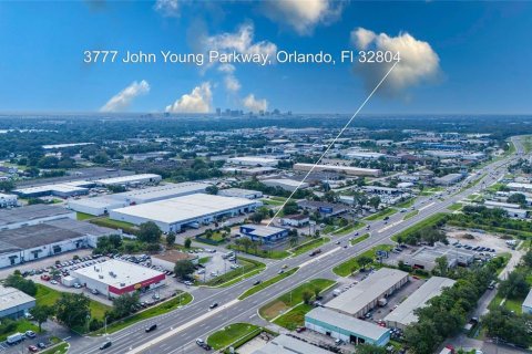 Propiedad comercial en venta en Orlando, Florida, 998.7 m2 № 1044421 - foto 18