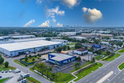 Propiedad comercial en venta en Orlando, Florida, 998.7 m2 № 1044421 - foto 12