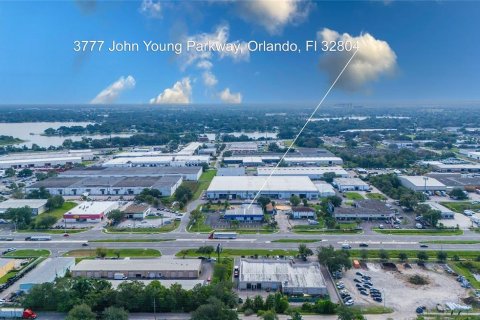 Propiedad comercial en venta en Orlando, Florida, 998.7 m2 № 1044421 - foto 17