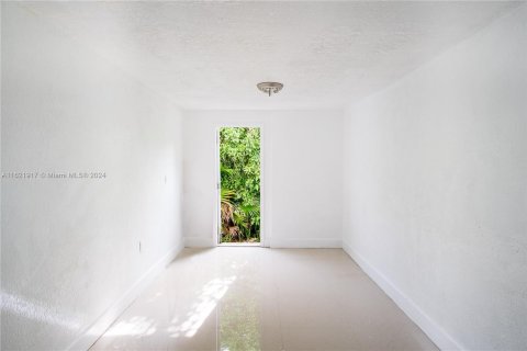 Casa en venta en Miami, Florida, 3 dormitorios, 117.34 m2 № 1268913 - foto 14