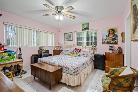 Propiedad comercial en venta en Miami, Florida, 193.98 m2 № 1268964 - foto 13